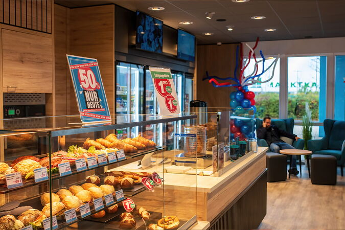 Moderne Tankstellen mit Wohlfühloase - Besuchen Sie unsere OKTAN-Tankstellen.