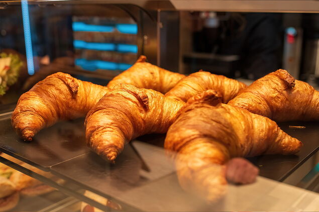 Snacken, Trinken und Shoppen - Unsere Bistros und Shops erwarten Sie im OKTAN-Tankstellen-Netz.